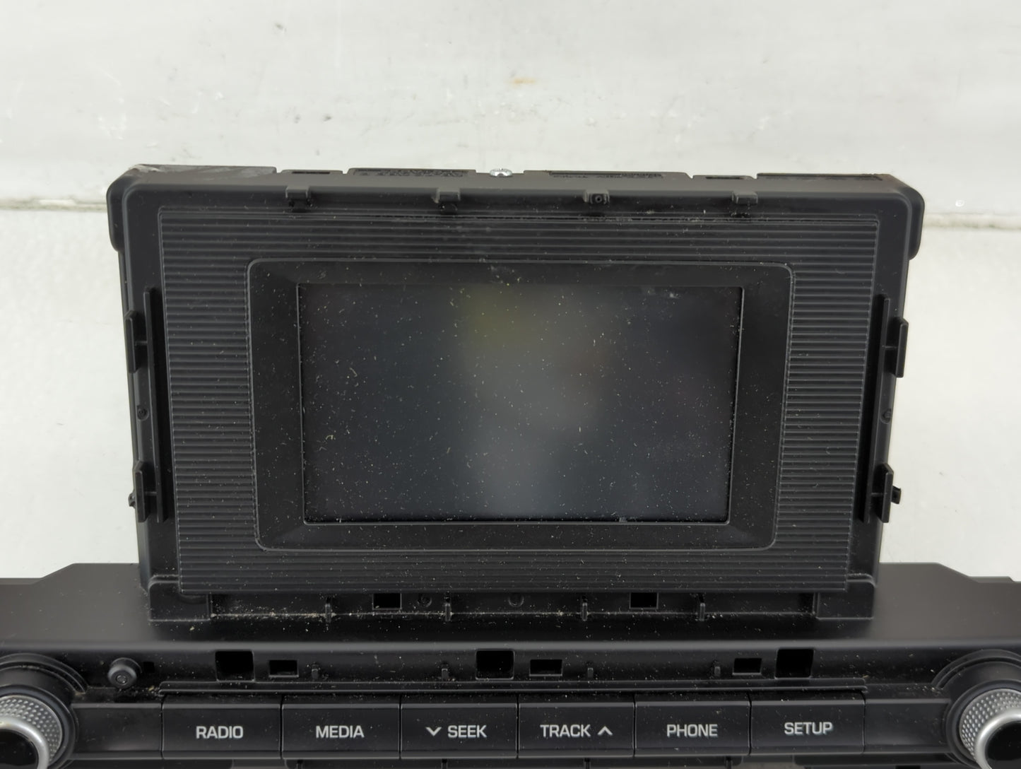 2019-2020 Hyundai Elantra Radio AM FM Cd Player Receiver Replacement P/N:96180-F2UA0SSH Fits Fits 2019 2020 OEM Used Auto Pa