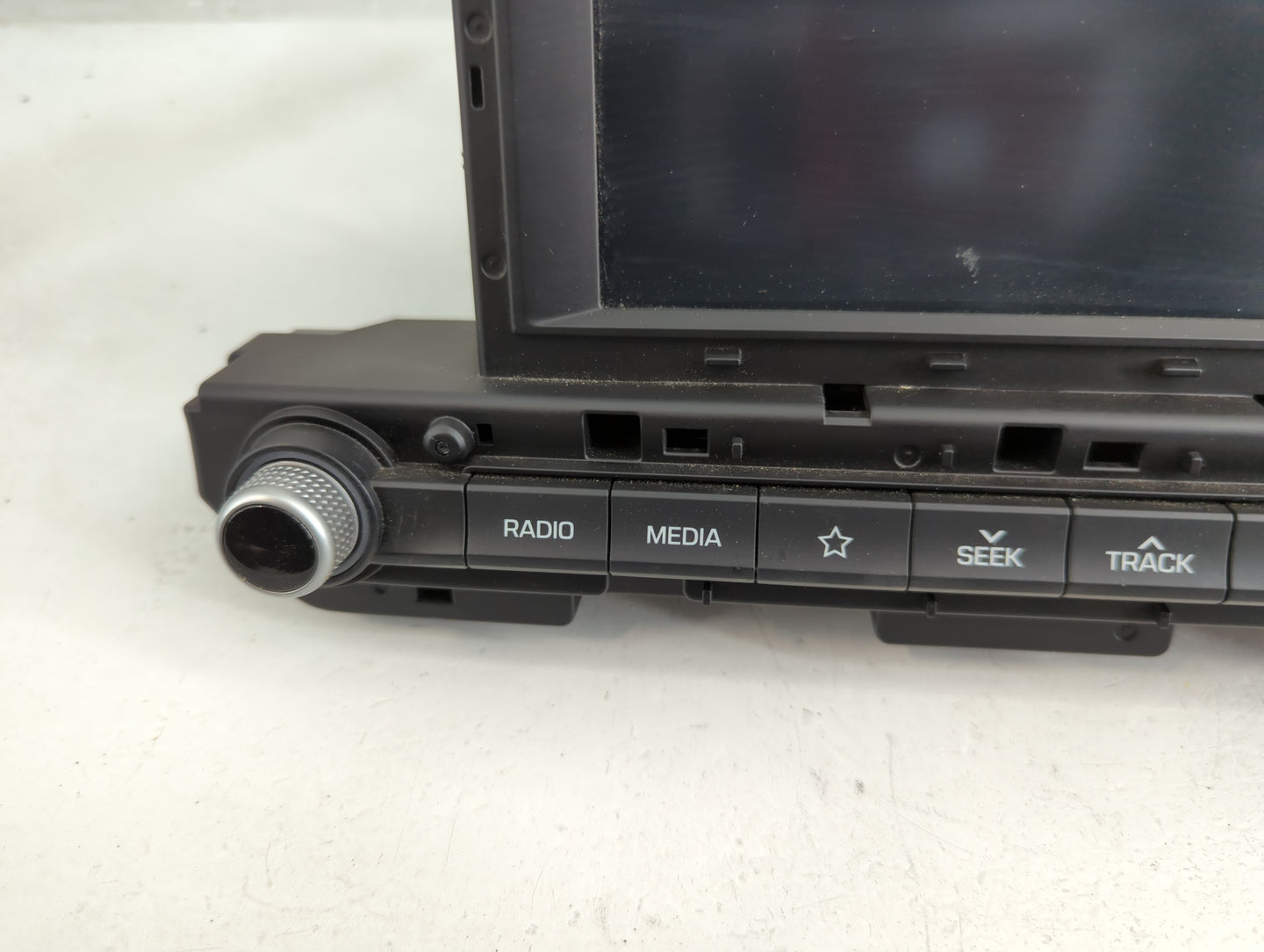 2019-2020 Hyundai Elantra Radio AM FM Cd Player Receiver Replacement P/N:96160-F2UA0SSH Fits Fits 2019 2020 OEM Used Auto Pa