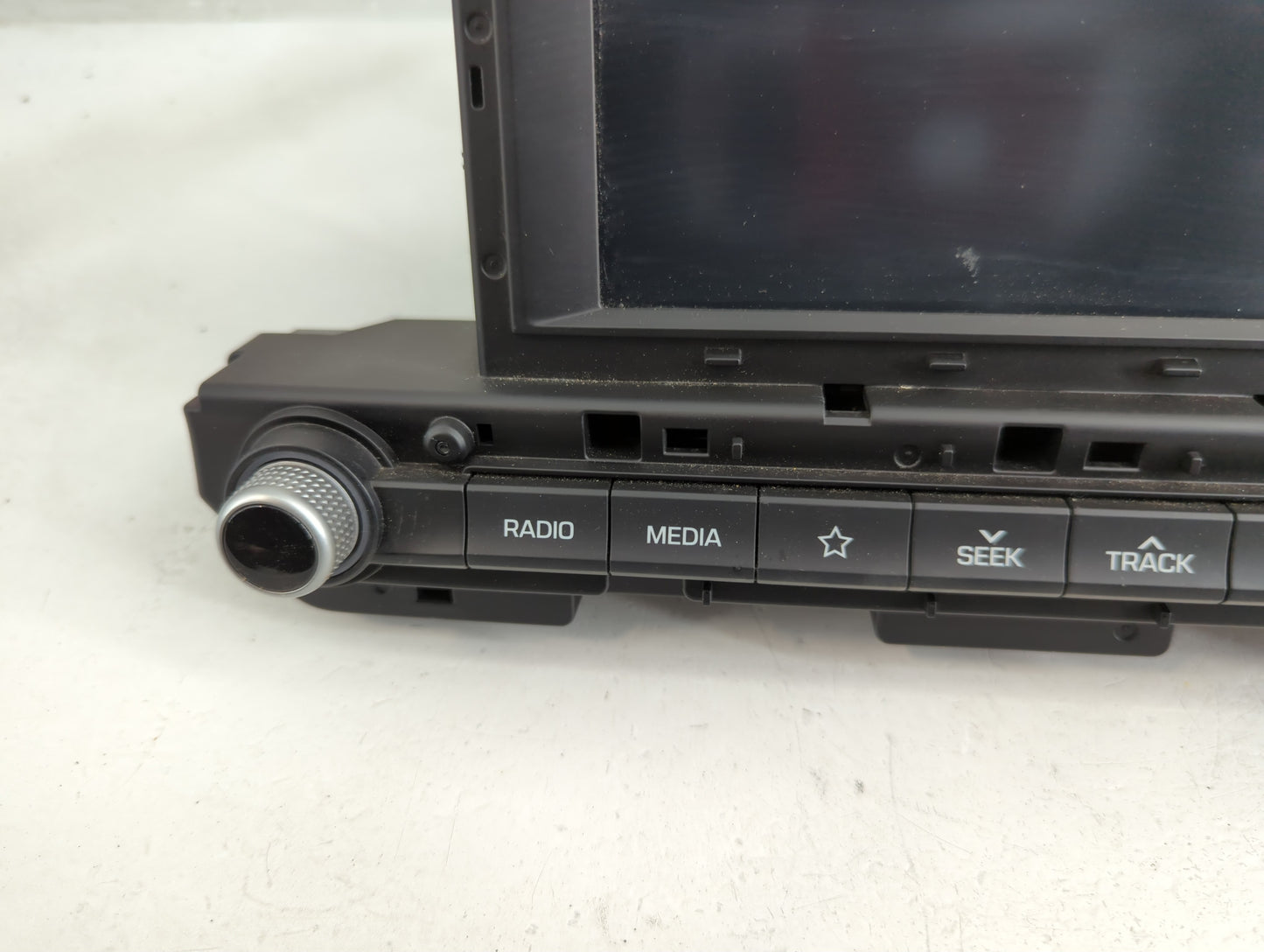 2019-2020 Hyundai Elantra Radio AM FM Cd Player Receiver Replacement P/N:96160-F2UA0SSH Fits Fits 2019 2020 OEM Used Auto Pa