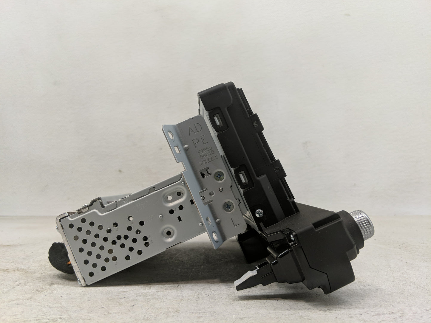 2019-2020 Hyundai Elantra Radio AM FM Cd Player Receiver Replacement P/N:96180-F2UA0SSH Fits Fits 2019 2020 OEM Used Auto Pa