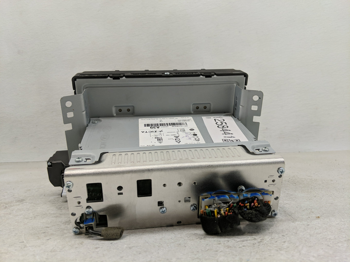 2019-2020 Hyundai Elantra Radio AM FM Cd Player Receiver Replacement P/N:96180-F2UA0SSH Fits Fits 2019 2020 OEM Used Auto Pa