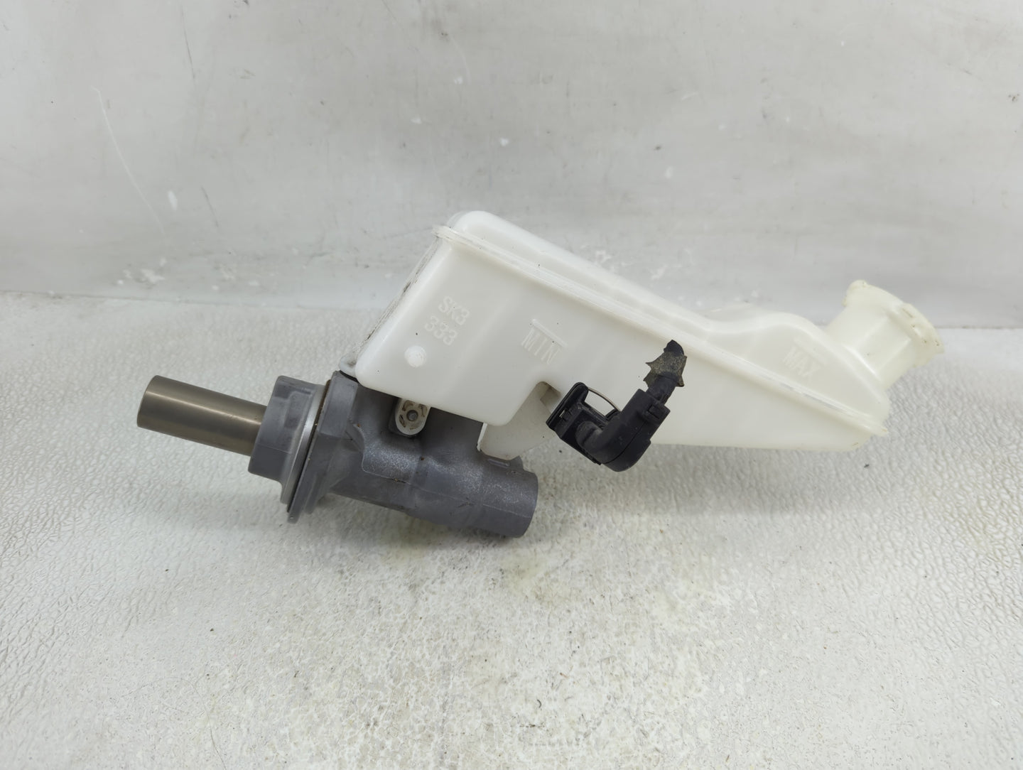 2017-2019 Hyundai Elantra Brake Master Cylinder 1311332 - Oemusedautoparts1.com