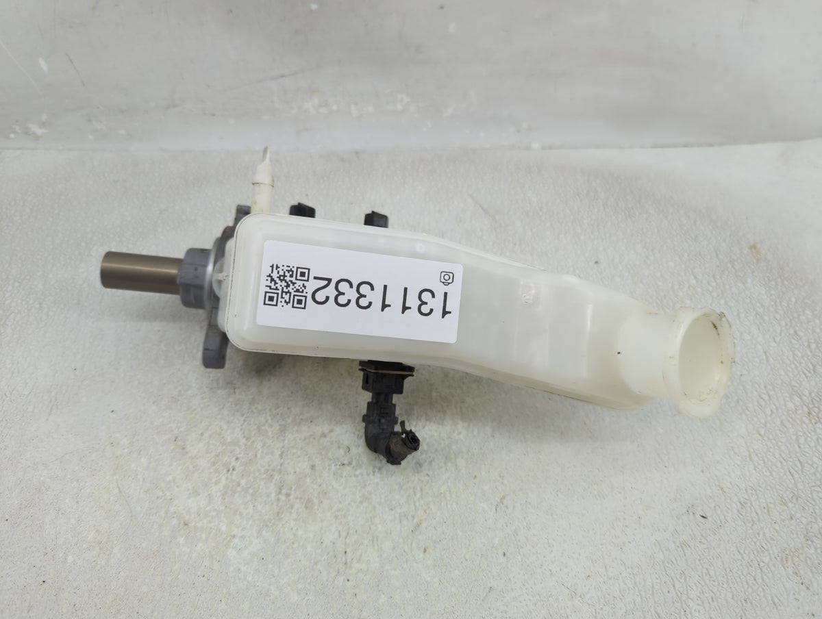 2017-2019 Hyundai Elantra Brake Master Cylinder 1311332 - Oemusedautoparts1.com