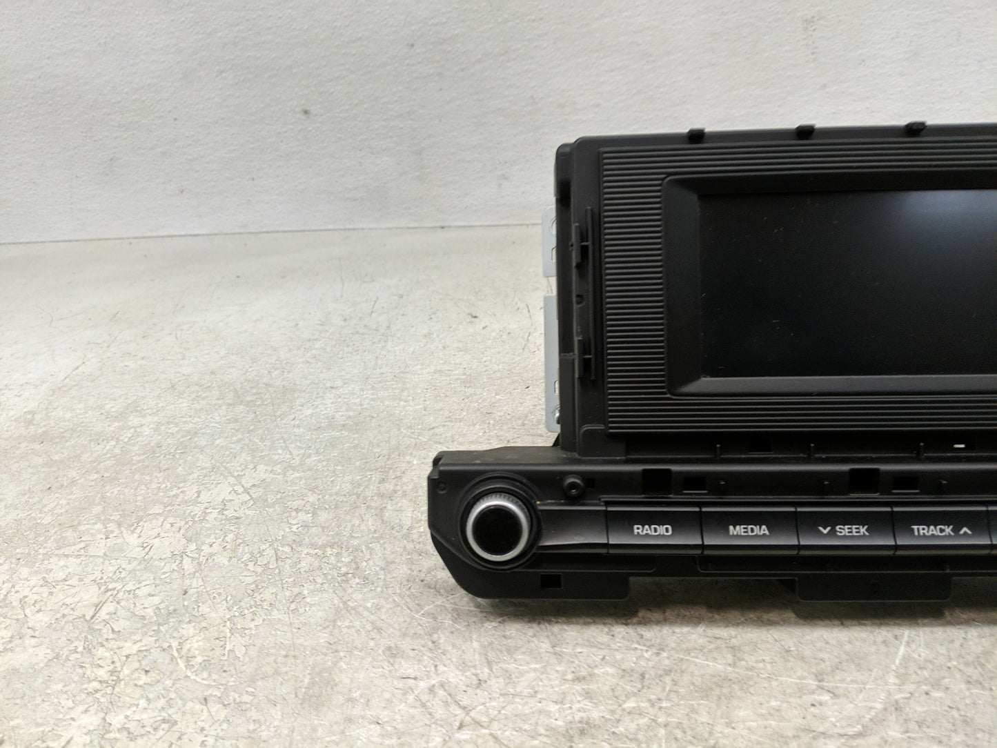 2019-2020 Hyundai Elantra Radio AM FM Cd Player Receiver Replacement P/N:96180-F2UA0SSH Fits Fits 2019 2020 OEM Used Auto Pa