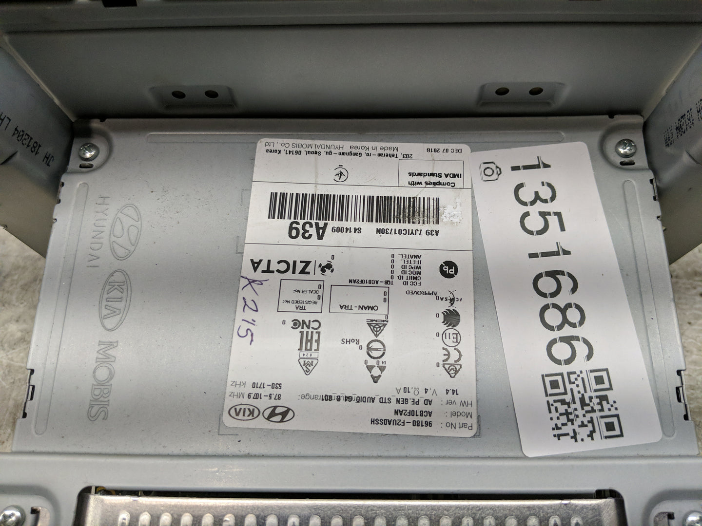 2019-2020 Hyundai Elantra Radio AM FM Cd Player Receiver Replacement P/N:96180-F2UA0SSH Fits Fits 2019 2020 OEM Used Auto Pa