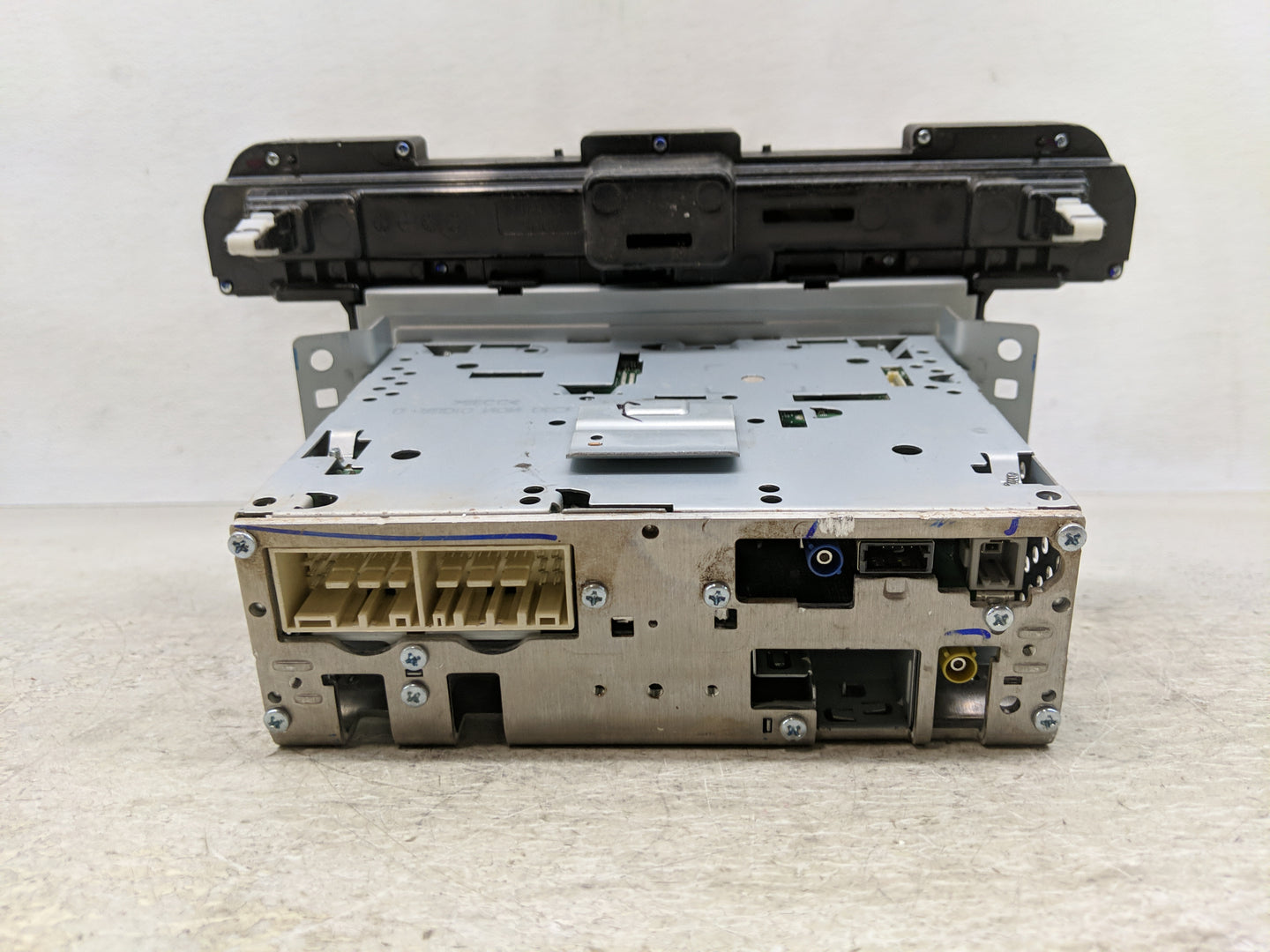 2019-2020 Hyundai Elantra Radio AM FM Cd Player Receiver Replacement P/N:96160F2UA0SSH Fits Fits 2019 2020 OEM Used Auto Par