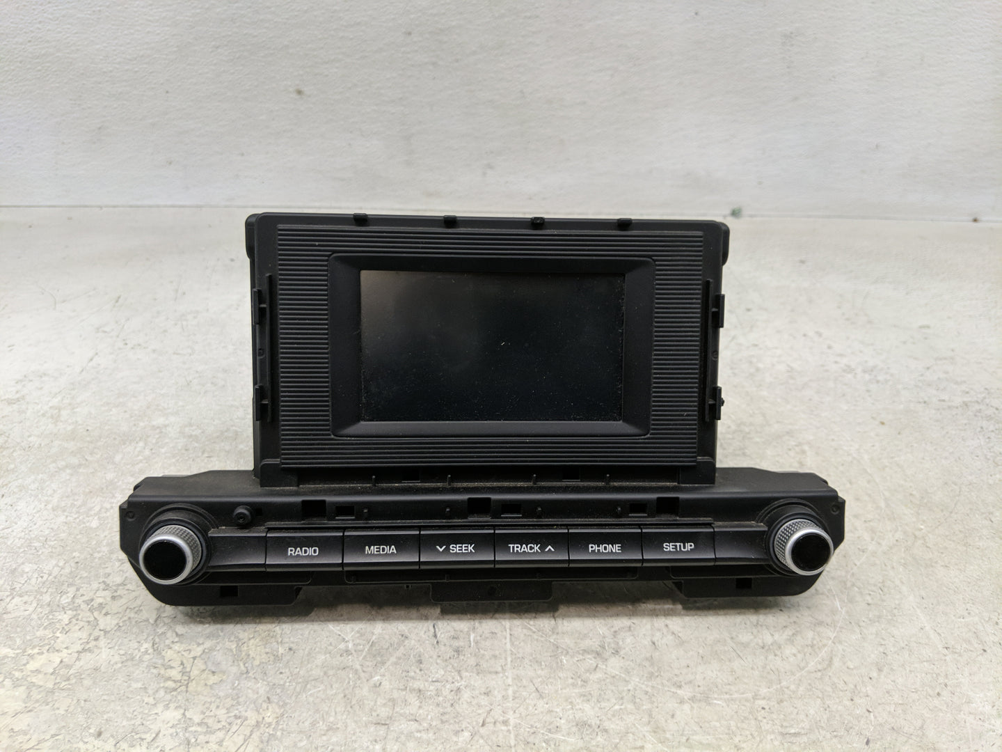 2019-2020 Hyundai Elantra Radio AM FM Cd Player Receiver Replacement P/N:96180-F2UA0SSH Fits Fits 2019 2020 OEM Used Auto Pa