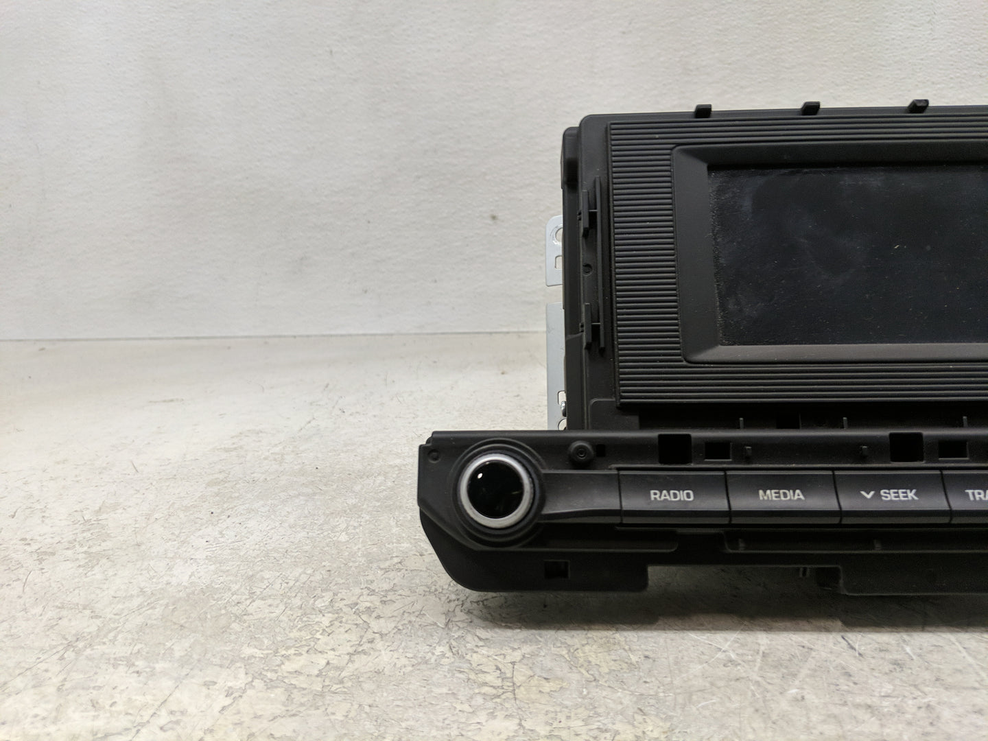 2019-2020 Hyundai Elantra Radio AM FM Cd Player Receiver Replacement P/N:96180-F2UA0SSH Fits Fits 2019 2020 OEM Used Auto Pa