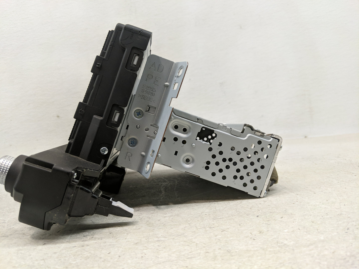 2019-2020 Hyundai Elantra Radio AM FM Cd Player Receiver Replacement P/N:96180-F2UA0SSH Fits Fits 2019 2020 OEM Used Auto Pa