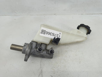 compare product Hyundai Elantra Brake Master Cylinder 1376366
