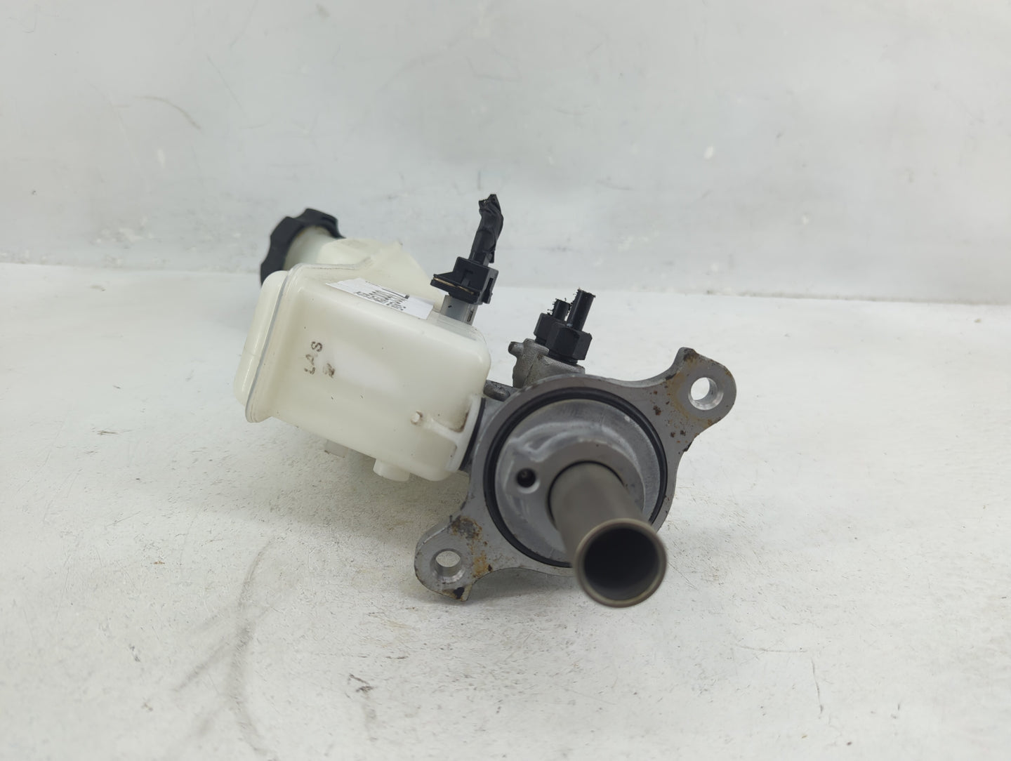 Hyundai Elantra Brake Master Cylinder 1376366 - Oemusedautoparts1.com