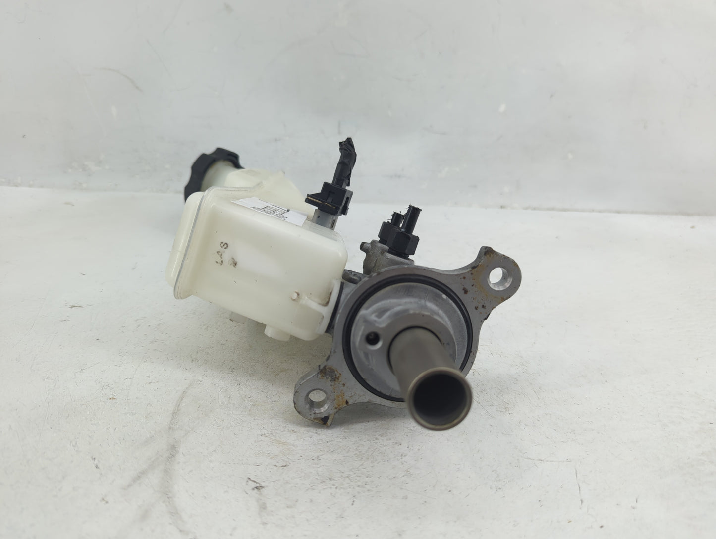 Hyundai Elantra Brake Master Cylinder 1376366 - Oemusedautoparts1.com