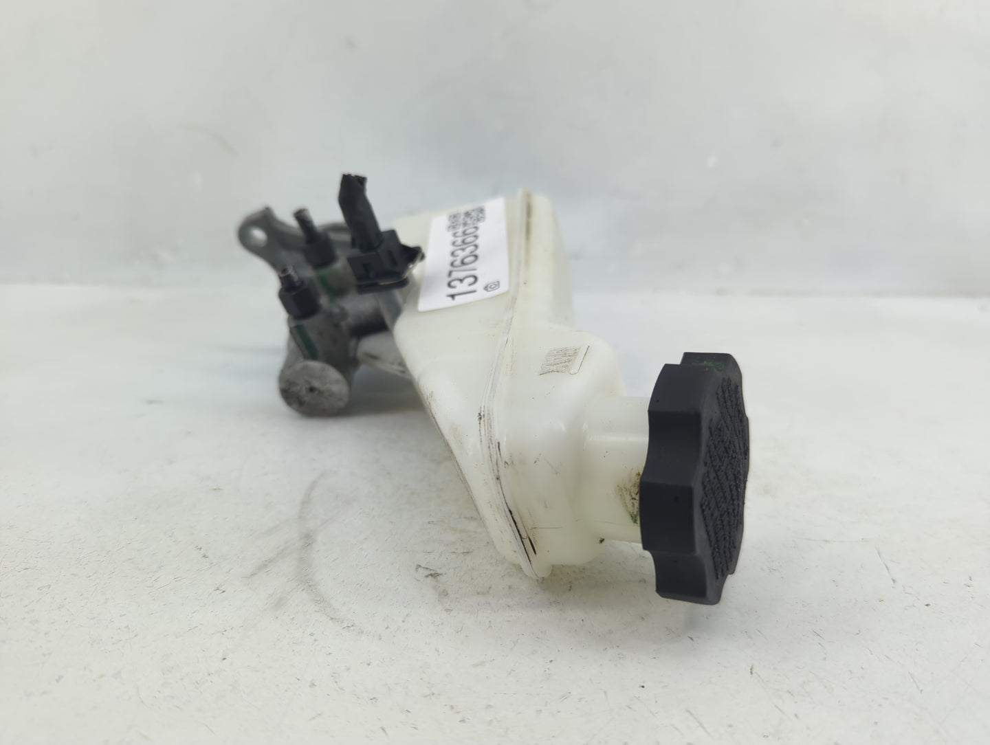 Hyundai Elantra Brake Master Cylinder 1376366 - Oemusedautoparts1.com