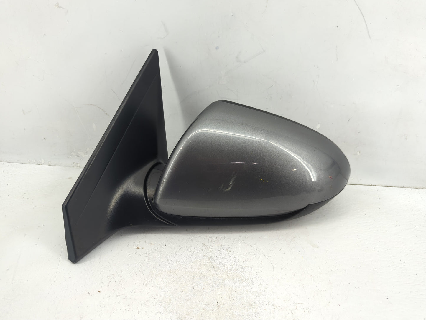 2017-2020 Hyundai Elantra Driver Side View Mirror - Left Door Mirror OEM Used - Oemusedautoparts1.com