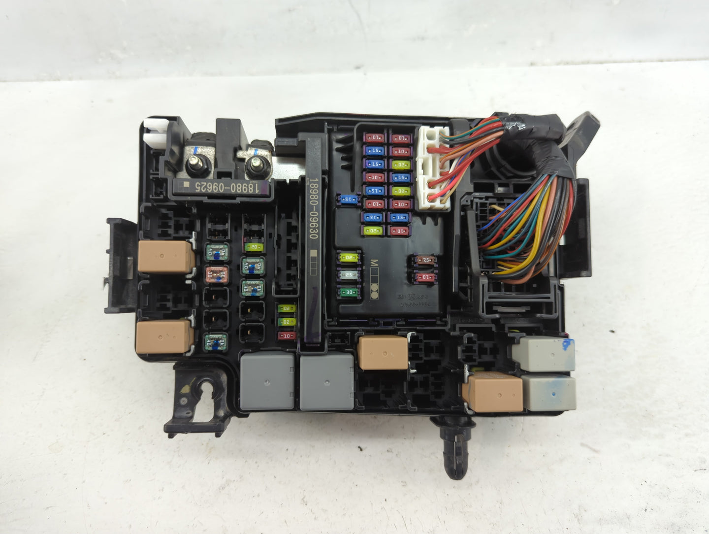 2019-2020 Hyundai Elantra Fusebox Fuse Box Panel Relay Module P/N:91956-F2025 Fits Fits 2019 2020 OEM Used Auto Parts - Oemu