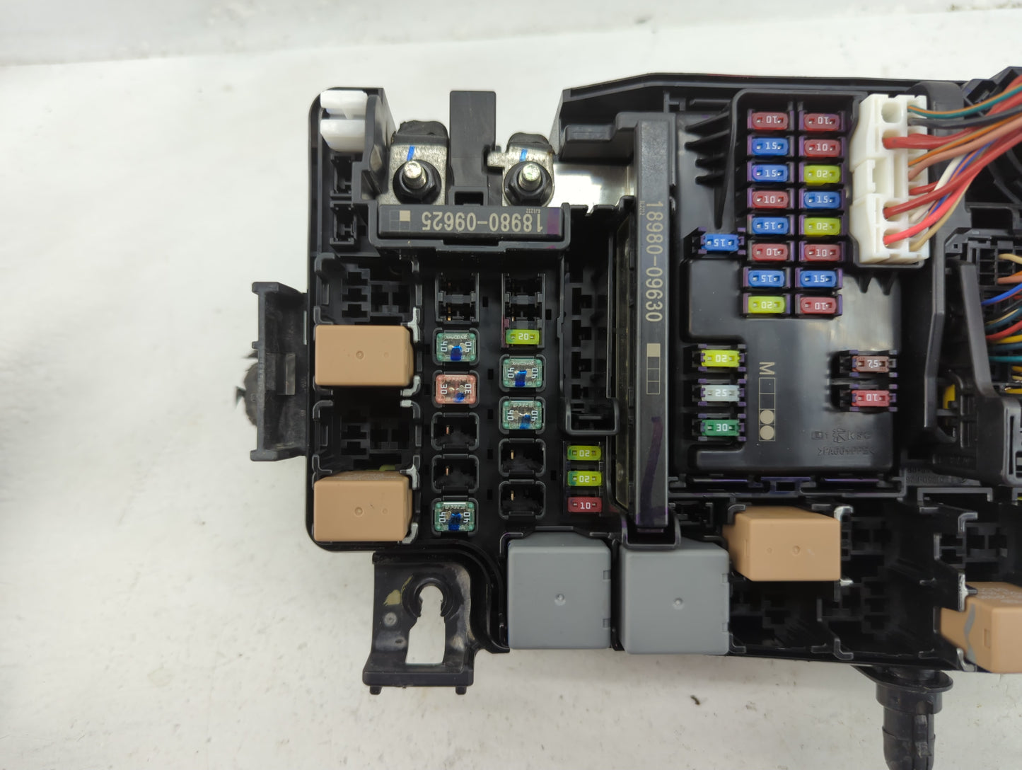 2019-2020 Hyundai Elantra Fusebox Fuse Box Panel Relay Module P/N:91956-F2025 Fits Fits 2019 2020 OEM Used Auto Parts - Oemu