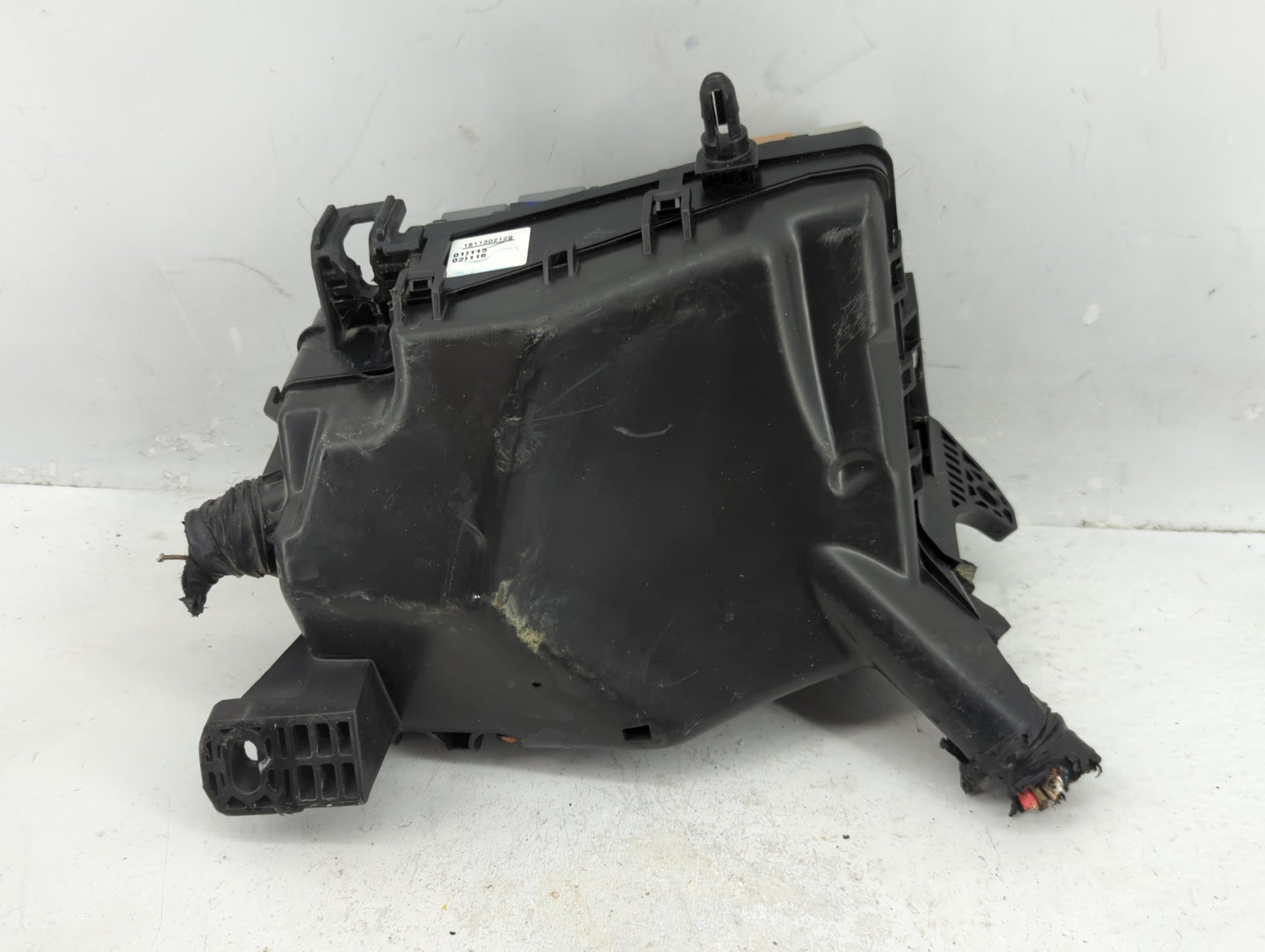 2019-2020 Hyundai Elantra Fusebox Fuse Box Panel Relay Module P/N:91956-F2025 Fits Fits 2019 2020 OEM Used Auto Parts - Oemu
