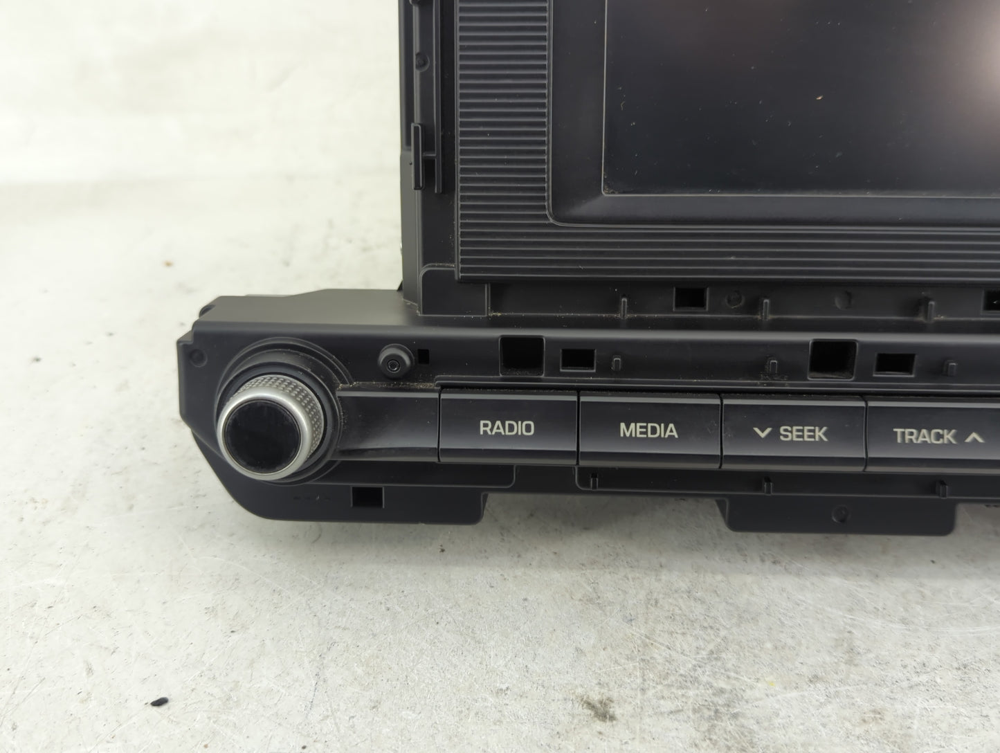 2019-2020 Hyundai Elantra Radio AM FM Cd Player Receiver Replacement P/N:96180-F2UADSSH Fits Fits 2019 2020 OEM Used Auto Pa