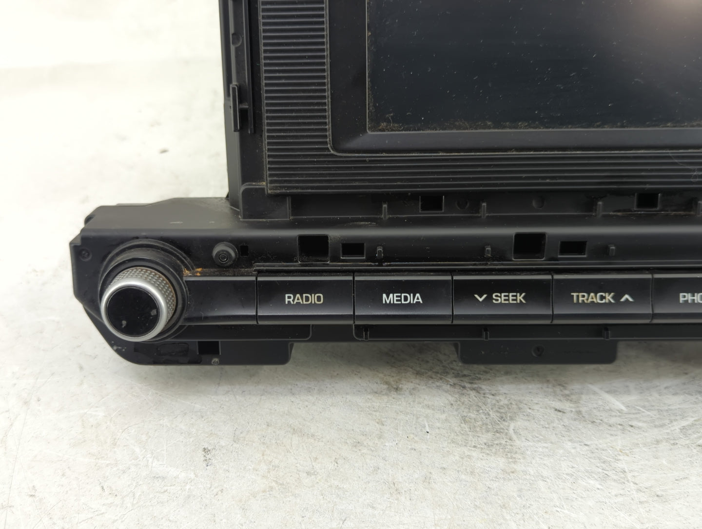 2019-2020 Hyundai Elantra Radio AM FM Cd Player Receiver Replacement P/N:96180-F2UA0SSH Fits Fits 2019 2020 OEM Used Auto Pa