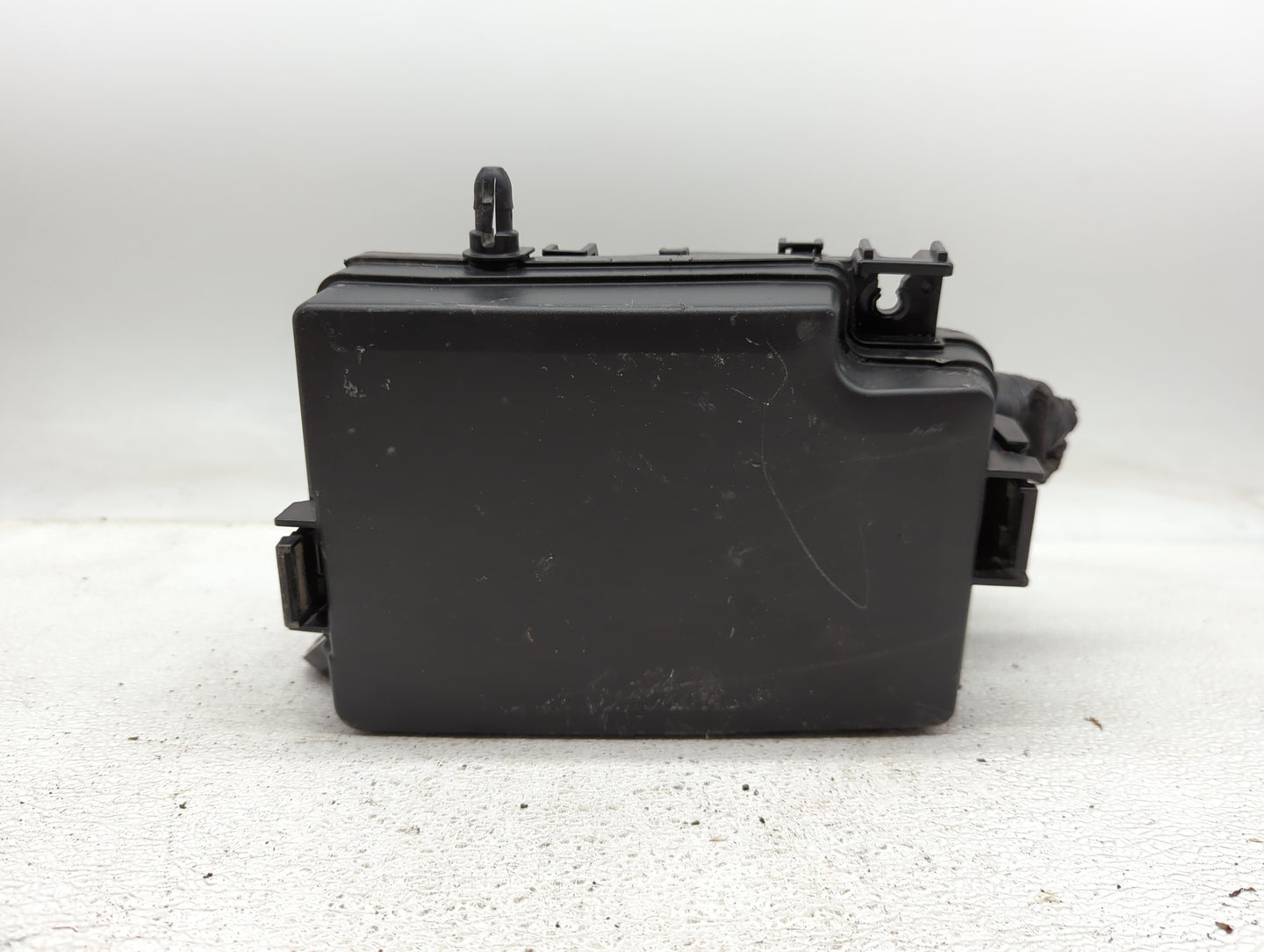 2019-2020 Hyundai Elantra Fusebox Fuse Box Panel Relay Module P/N:91956-F2025 Fits Fits 2019 2020 OEM Used Auto Parts - Oemu