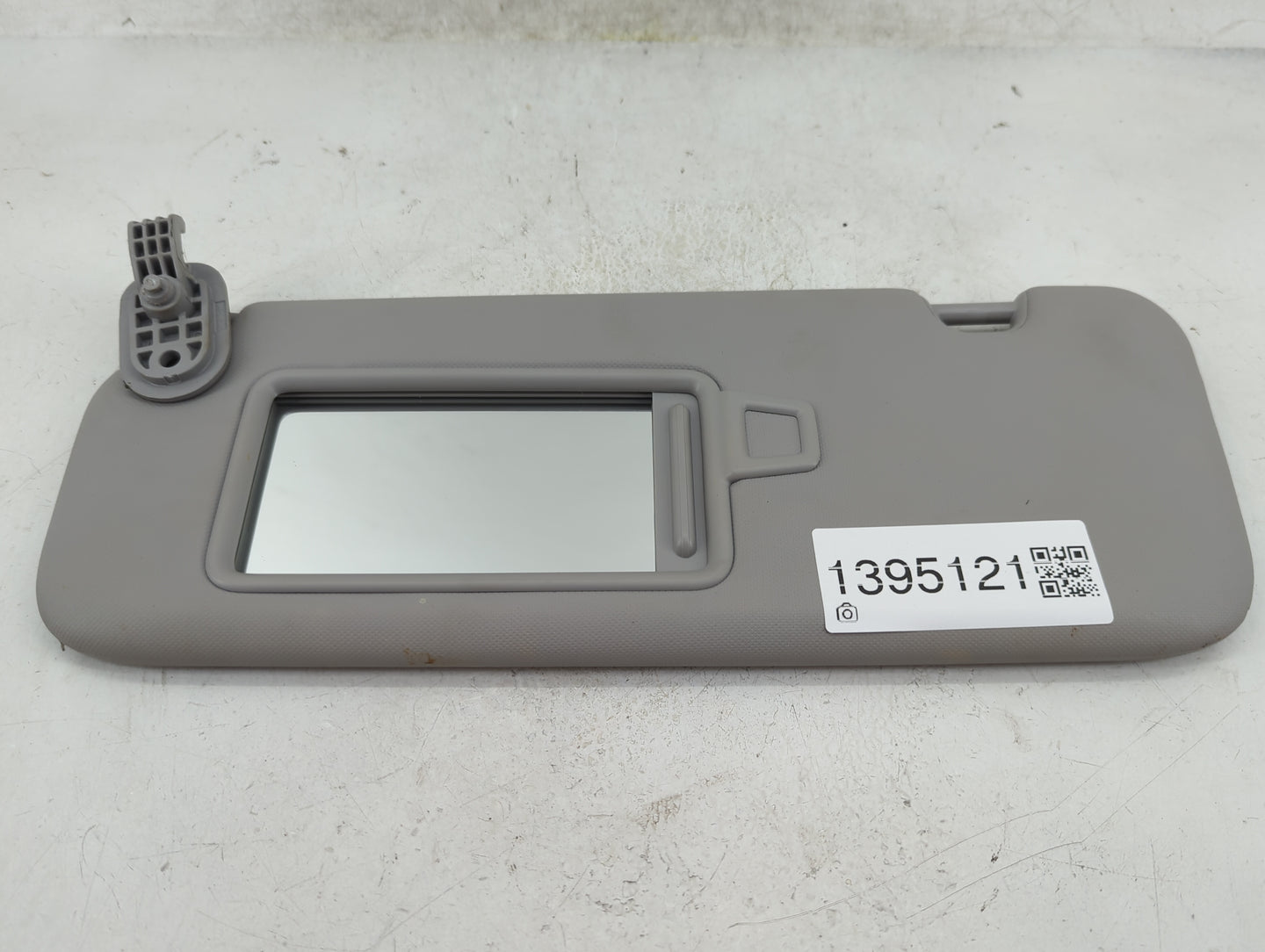 2017-2020 Hyundai Elantra Sun Visor Shade Replacement Passenger Right Mirror Fits Fits 2017 2018 2019 2020 OEM Used Auto Par