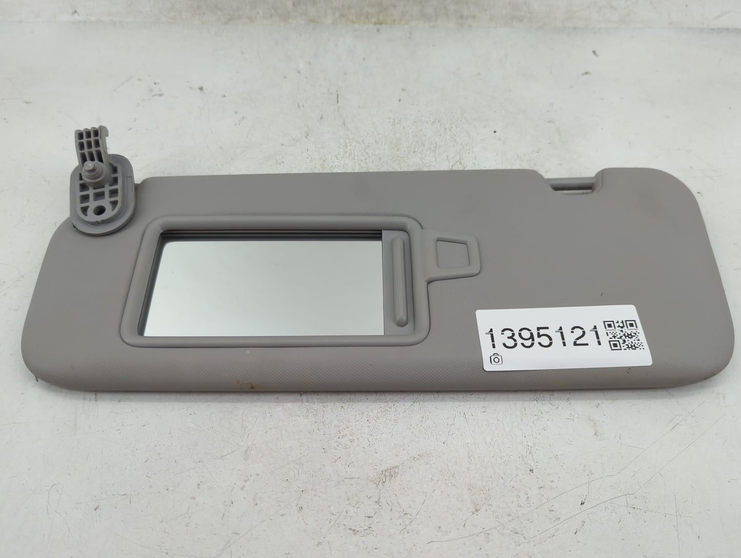 2017-2020 Hyundai Elantra Sun Visor Shade Replacement Passenger Right Mirror Fits Fits 2017 2018 2019 2020 OEM Used Auto Par