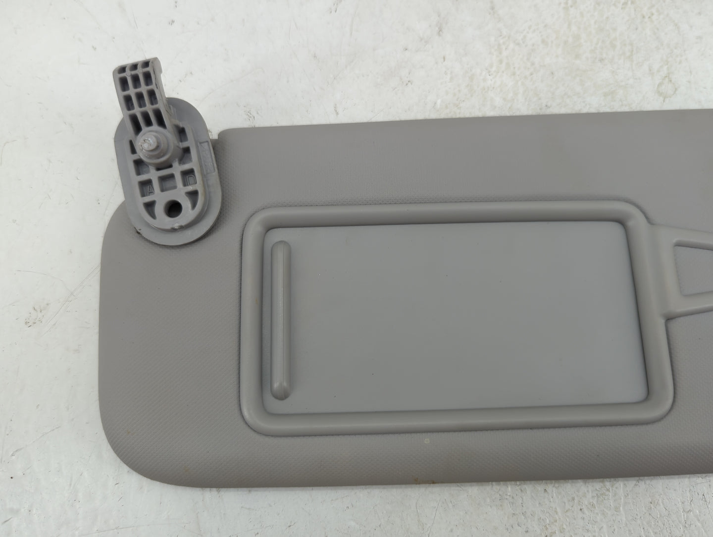 2017-2020 Hyundai Elantra Sun Visor Shade Replacement Passenger Right Mirror Fits Fits 2017 2018 2019 2020 OEM Used Auto Par