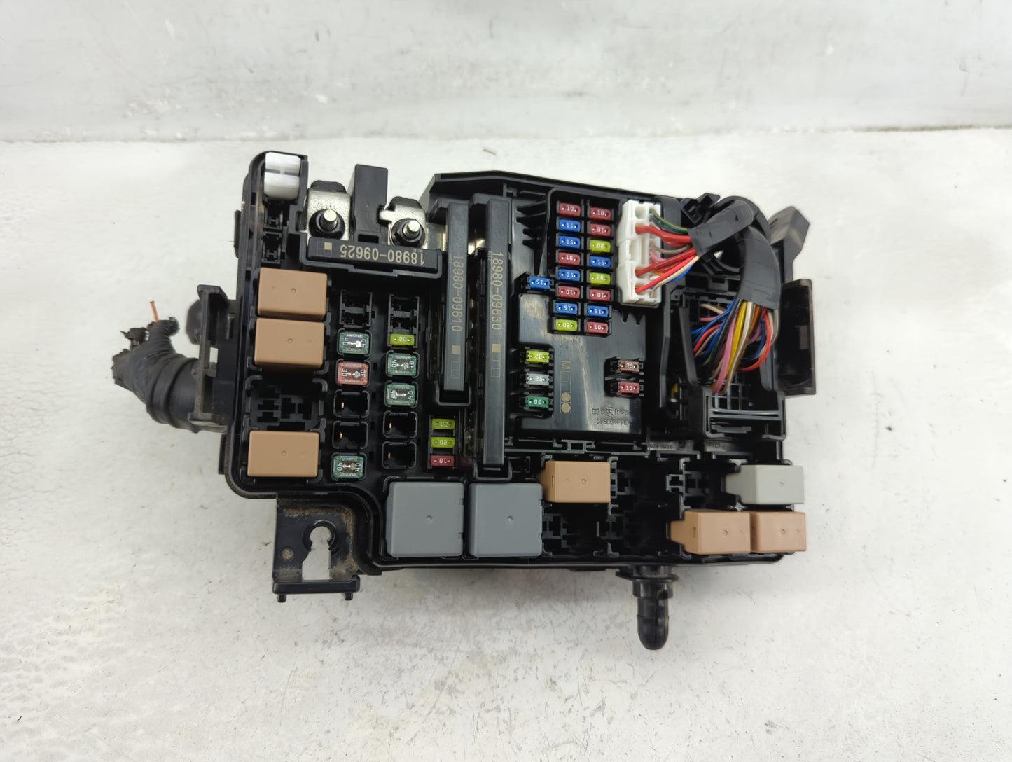 2019-2020 Hyundai Elantra Fusebox Fuse Box Panel Relay Module P/N:91956-F2025 Fits Fits 2019 2020 OEM Used Auto Parts - Oemu
