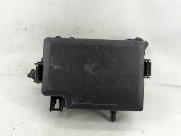 2019-2020 Hyundai Elantra Fusebox Fuse Box Panel Relay Module P/N:91260 F2270 Fits Fits 2019 2020 OEM Used Auto Parts - Oemu