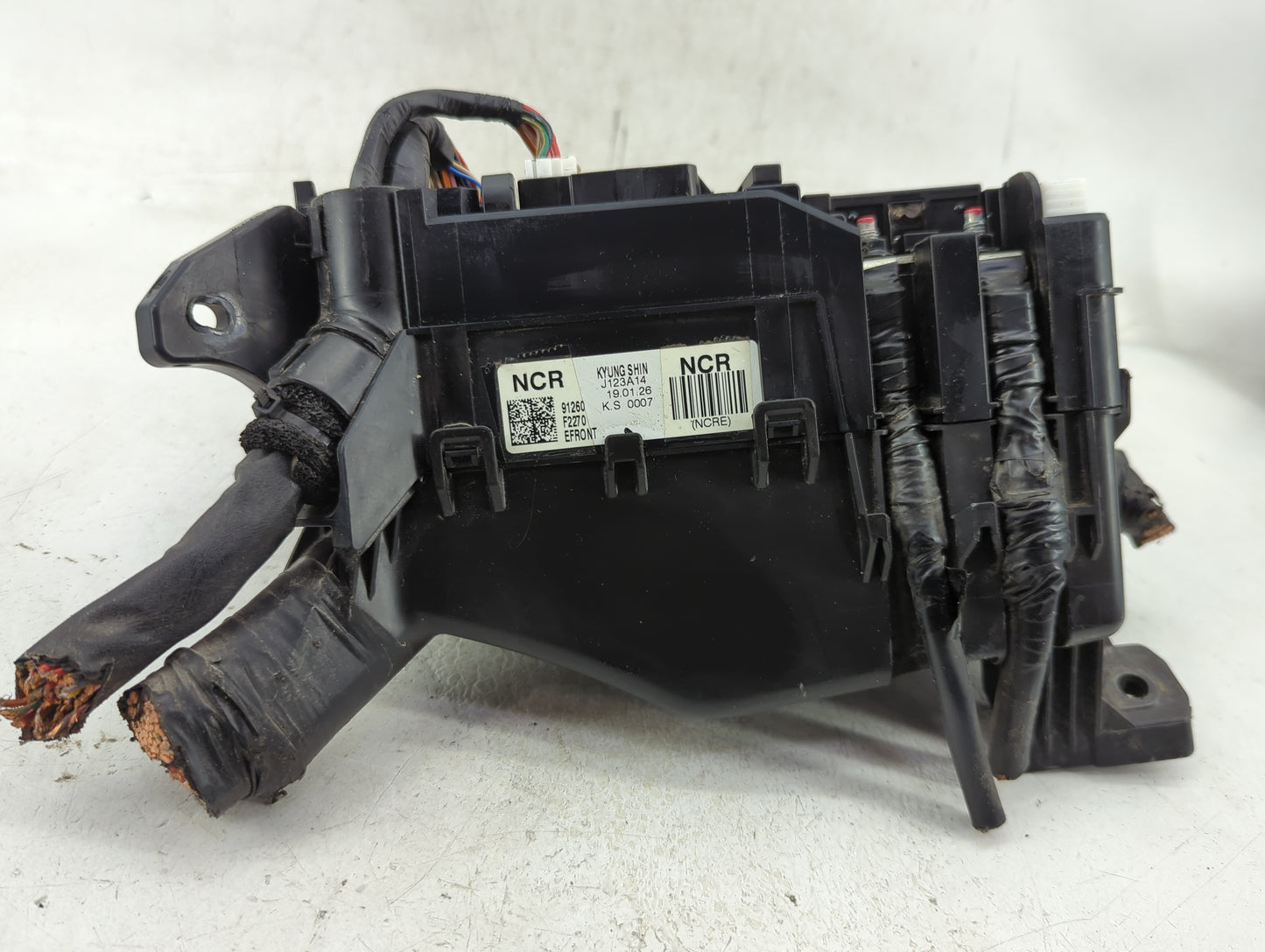 2019-2020 Hyundai Elantra Fusebox Fuse Box Panel Relay Module P/N:91260 F2270 Fits Fits 2019 2020 OEM Used Auto Parts - Oemu