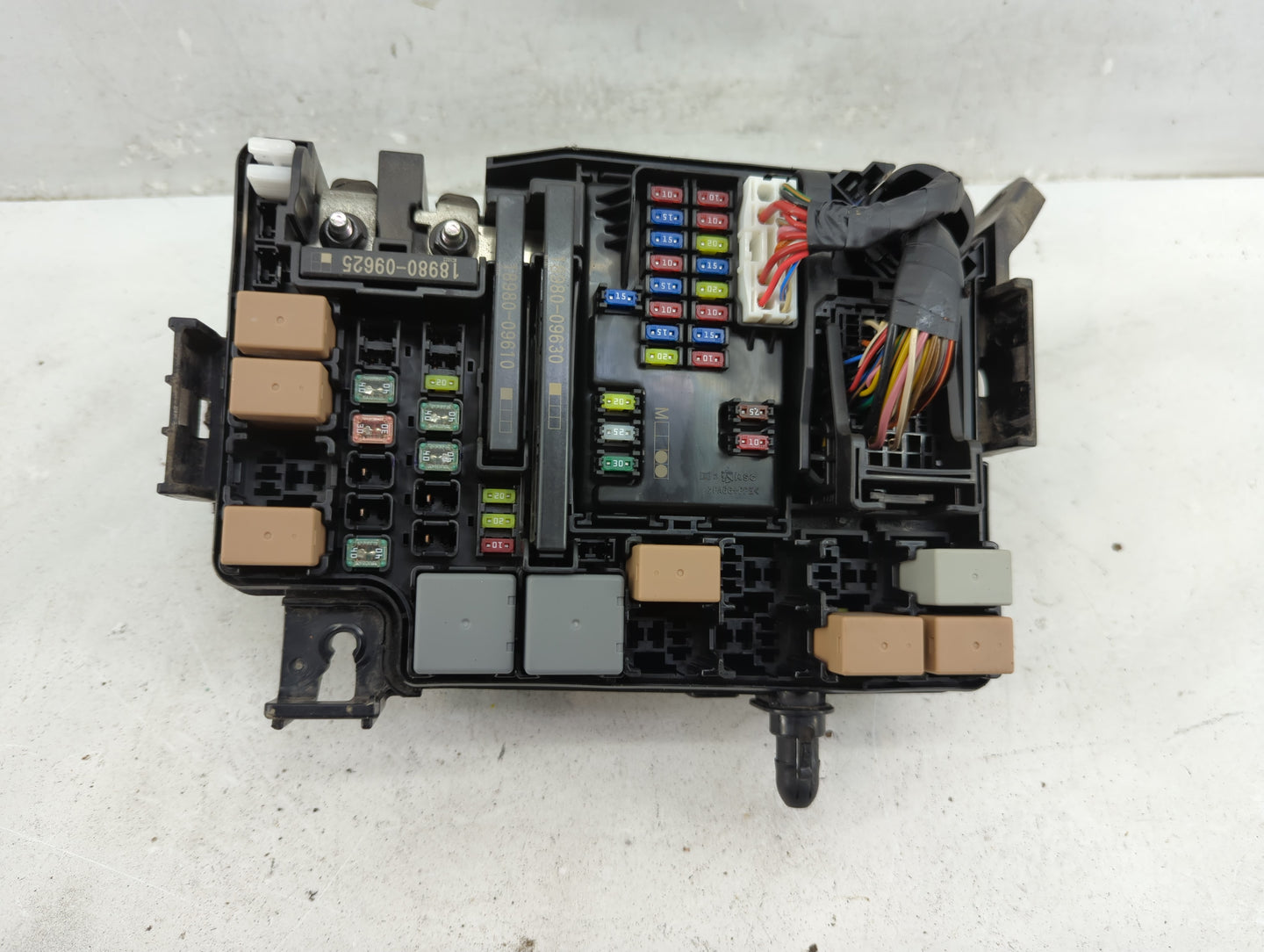 2019-2020 Hyundai Elantra Fusebox Fuse Box Panel Relay Module Fits Fits 2019 2020 OEM Used Auto Parts - Oemusedautoparts1.co