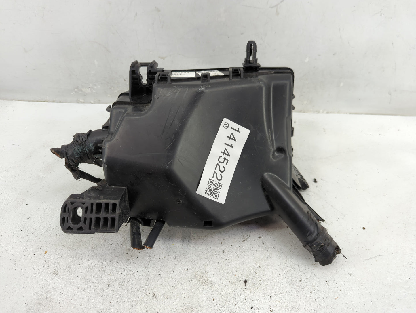 2019-2020 Hyundai Elantra Fusebox Fuse Box Panel Relay Module P/N:91260-F2290 Fits Fits 2019 2020 OEM Used Auto Parts - Oemu