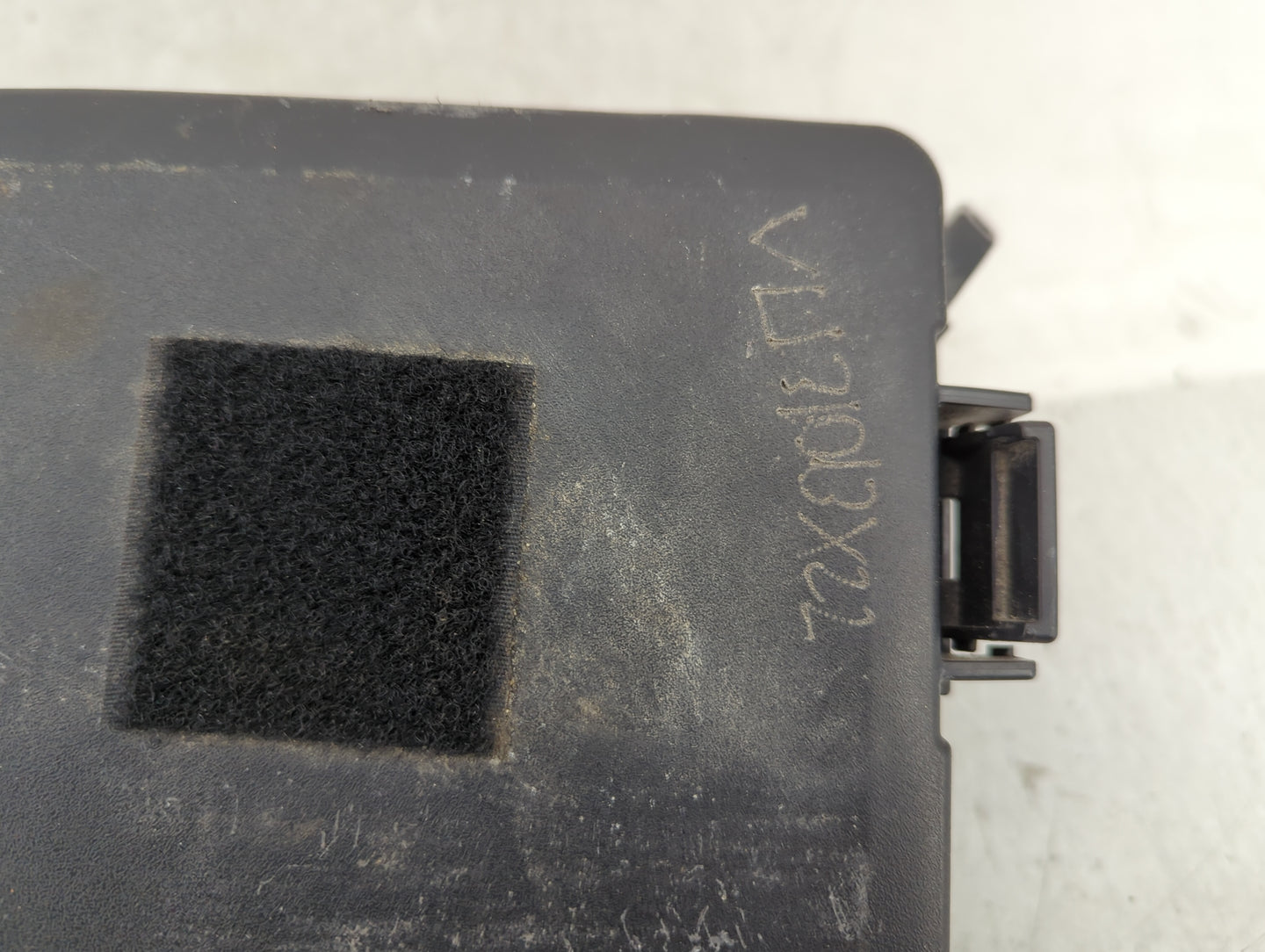 2019-2020 Hyundai Elantra Fusebox Fuse Box Panel Relay Module P/N:91260 F2270 Fits Fits 2019 2020 OEM Used Auto Parts - Oemu