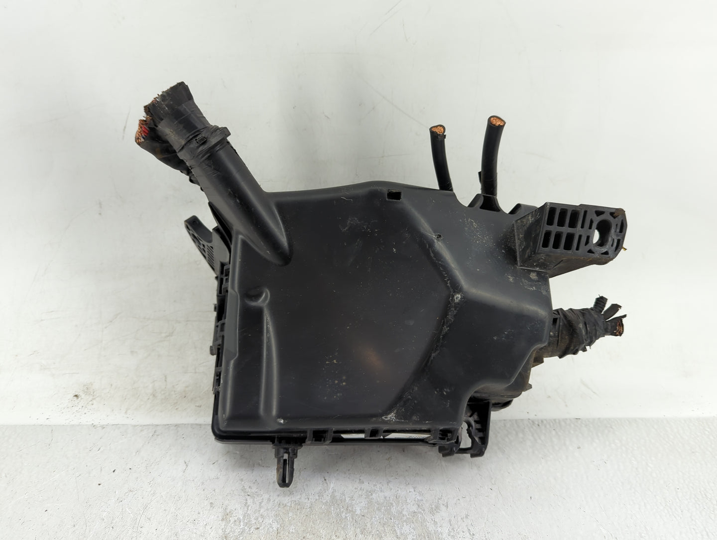 2019-2020 Hyundai Elantra Fusebox Fuse Box Panel Relay Module Fits Fits 2019 2020 OEM Used Auto Parts - Oemusedautoparts1.co