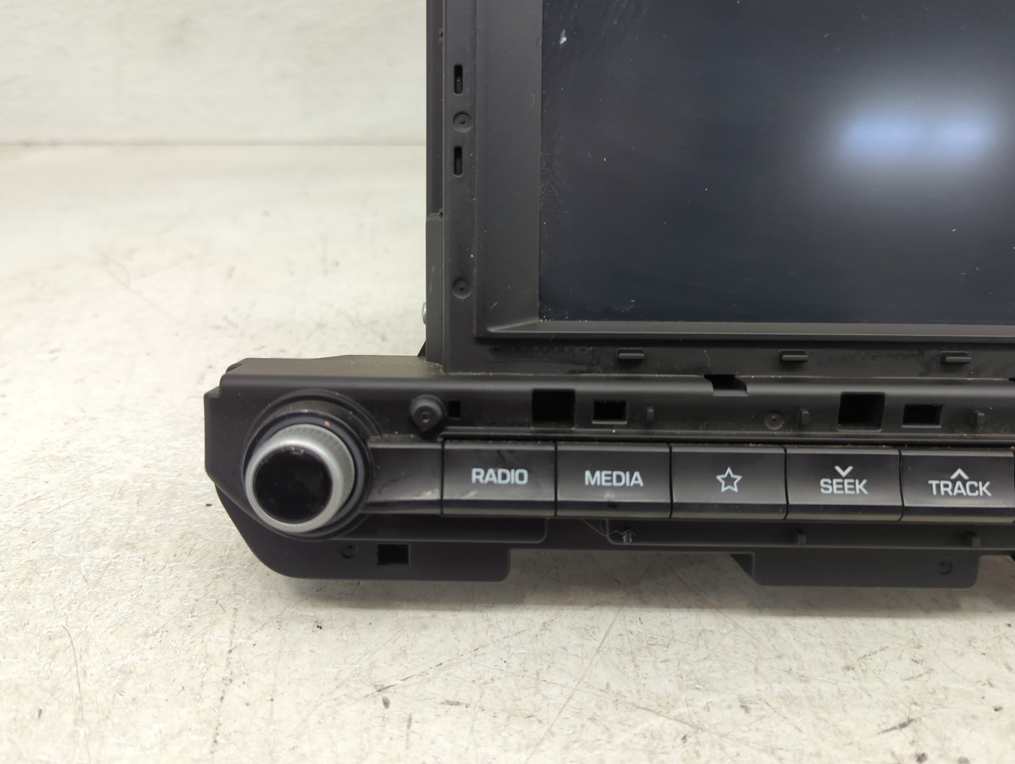 2019-2020 Hyundai Elantra Radio AM FM Cd Player Receiver Replacement P/N:96160-F2UA0SSH Fits Fits 2019 2020 OEM Used Auto Pa