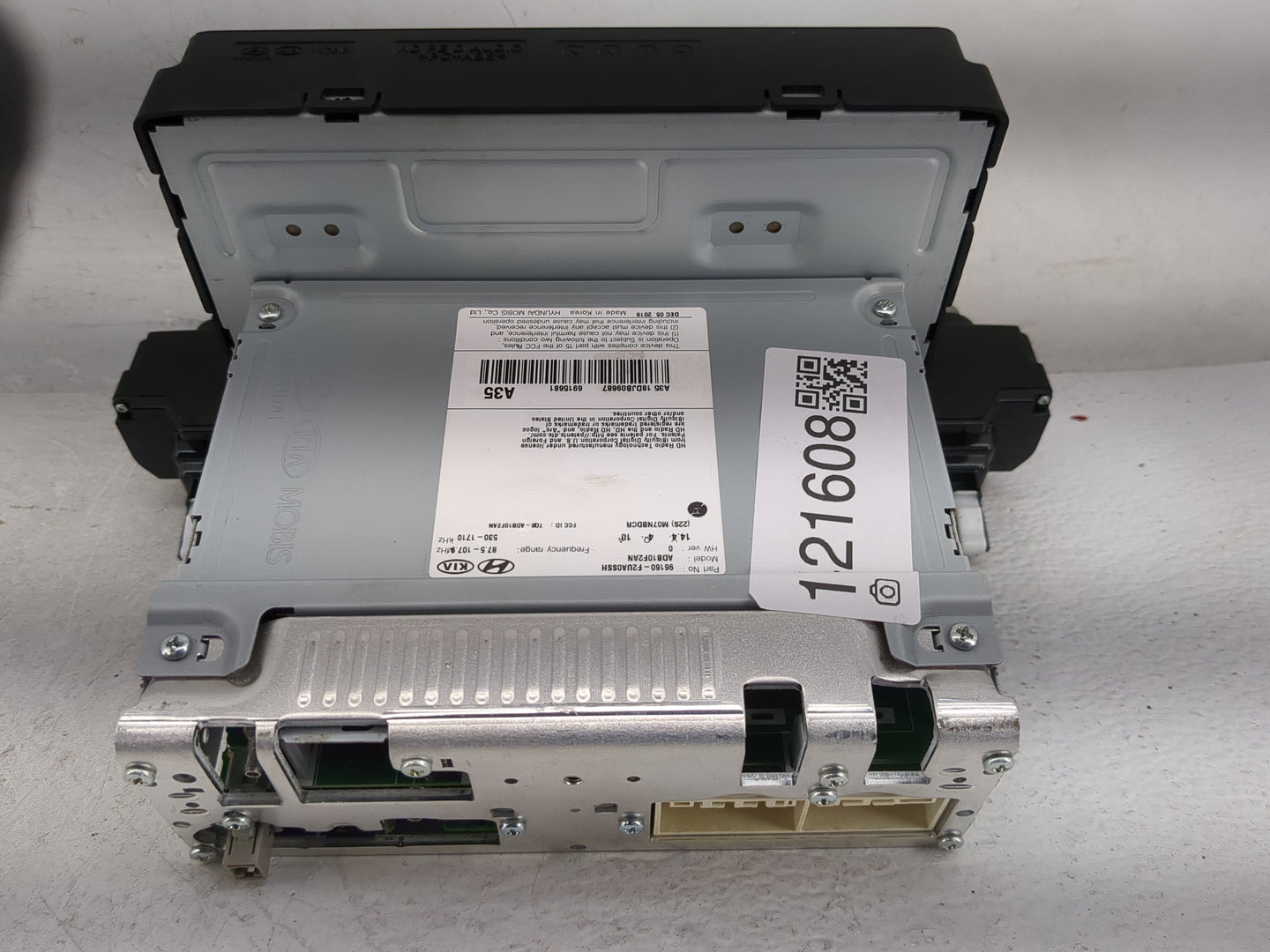 2019-2020 Hyundai Elantra Radio AM FM Cd Player Receiver Replacement P/N:96160-F2UA0SSH Fits Fits 2019 2020 OEM Used Auto Pa
