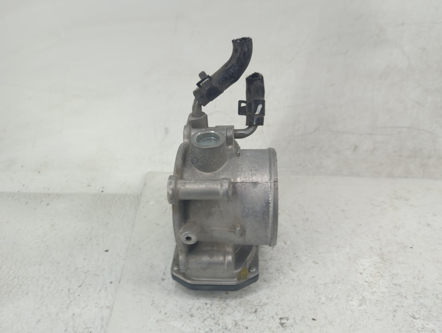 2011-2020 Hyundai Elantra Throttle Body P/N:35100-2E000 Fits Fits 2011 2012 2013 2014 2015 2016 2017 2018 2019 2020 2021 OEM