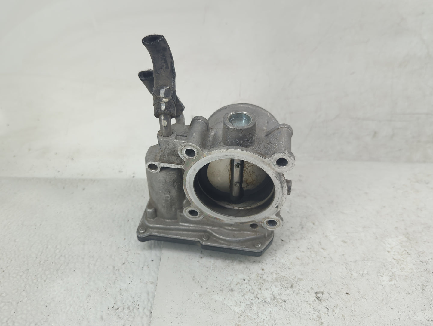 2011-2020 Hyundai Elantra Throttle Body P/N:35100-2E000 Fits Fits 2011 2012 2013 2014 2015 2016 2017 2018 2019 2020 2021 OEM