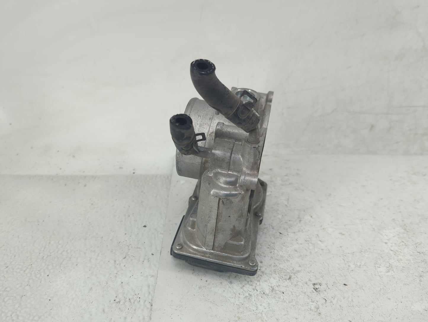2011-2020 Hyundai Elantra Throttle Body P/N:35100-2E000 Fits Fits 2011 2012 2013 2014 2015 2016 2017 2018 2019 2020 2021 OEM