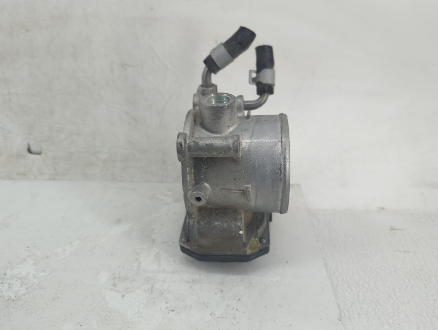 2011-2020 Hyundai Elantra Throttle Body P/N:35100-2E000 Fits Fits 2011 2012 2013 2014 2015 2016 2017 2018 2019 2020 2021 OEM