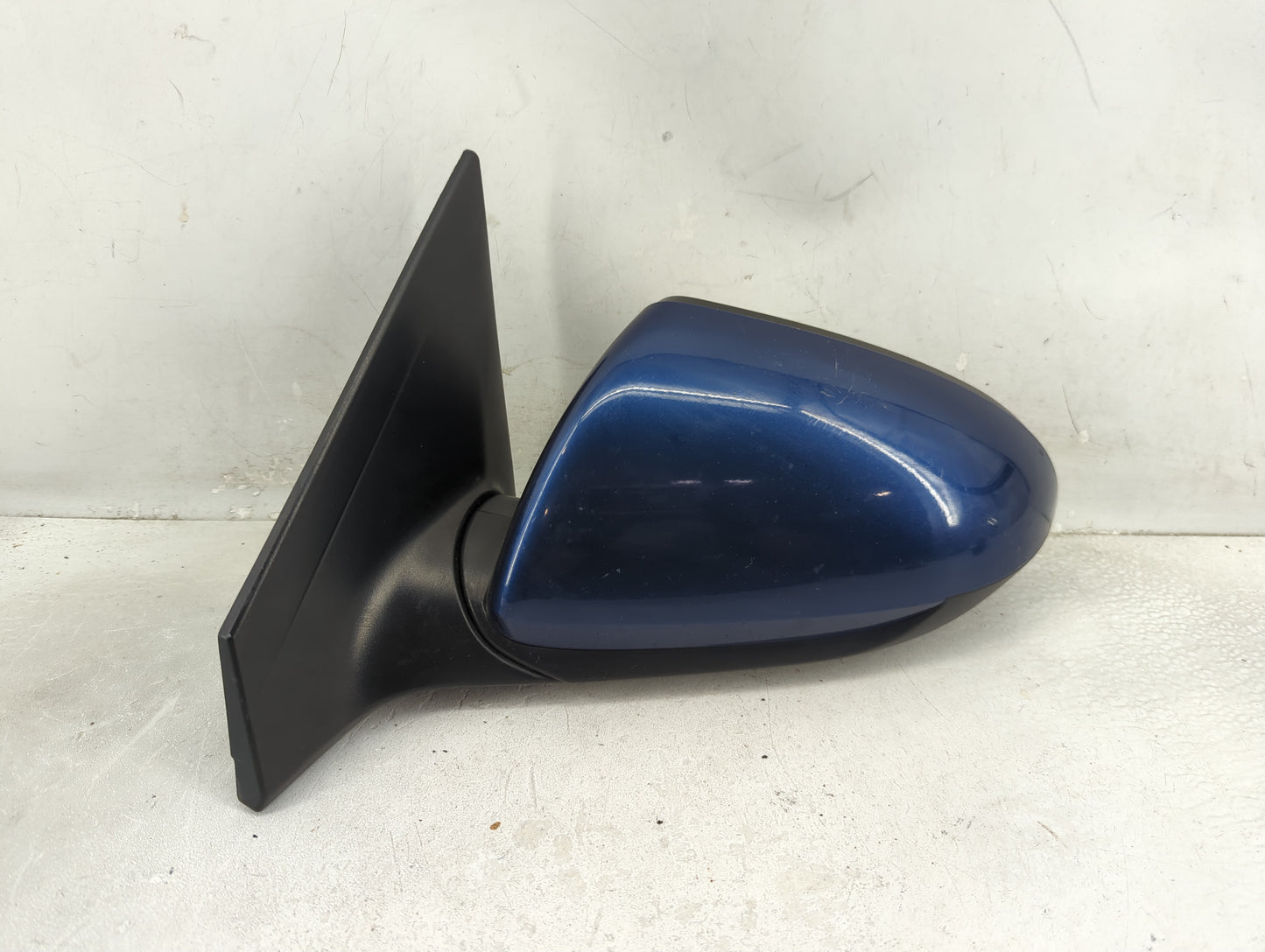 2017-2020 Hyundai Elantra Driver Side View Mirror - Left Door Mirror OEM Used - Oemusedautoparts1.com