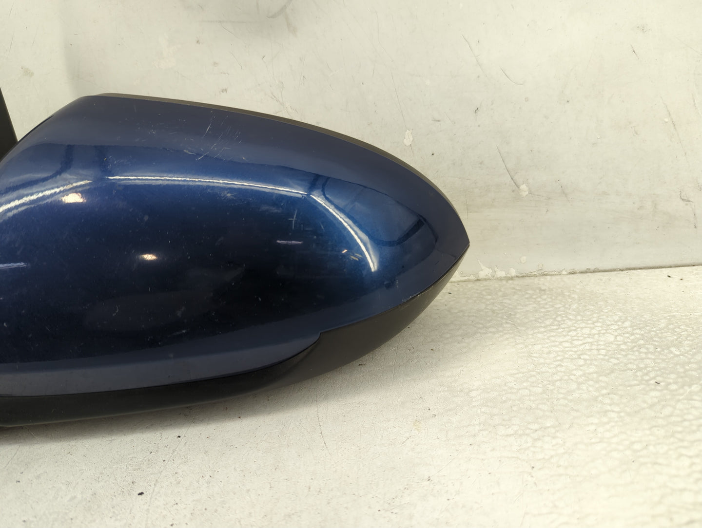 2017-2020 Hyundai Elantra Driver Side View Mirror - Left Door Mirror OEM Used - Oemusedautoparts1.com