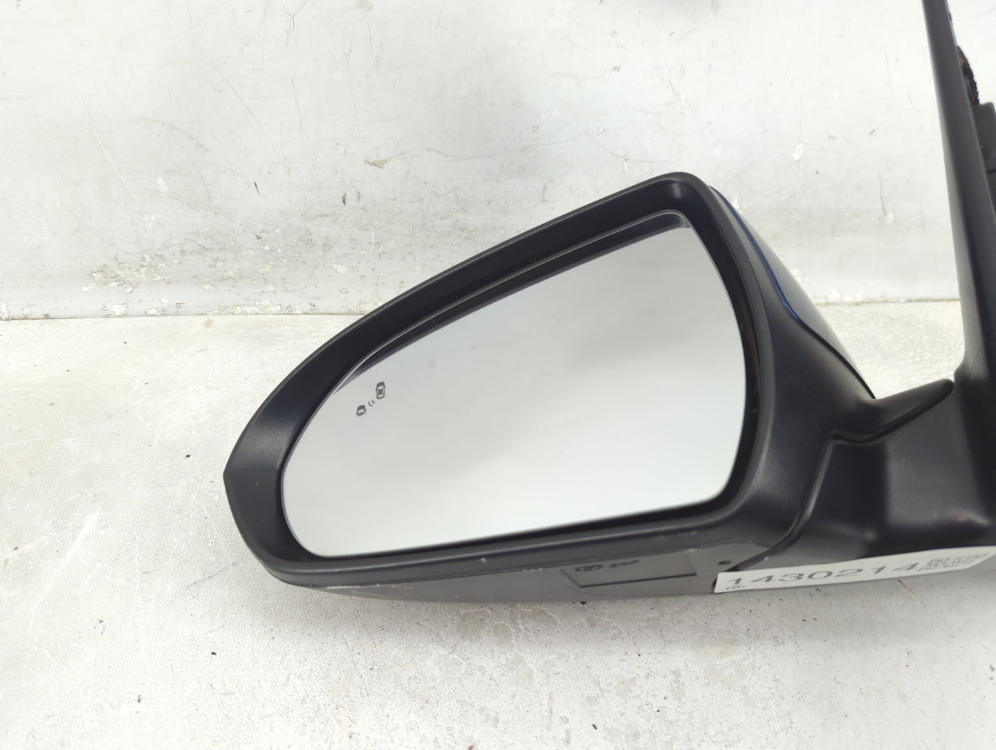 2017-2020 Hyundai Elantra Driver Side View Mirror - Left Door Mirror OEM Used - Oemusedautoparts1.com