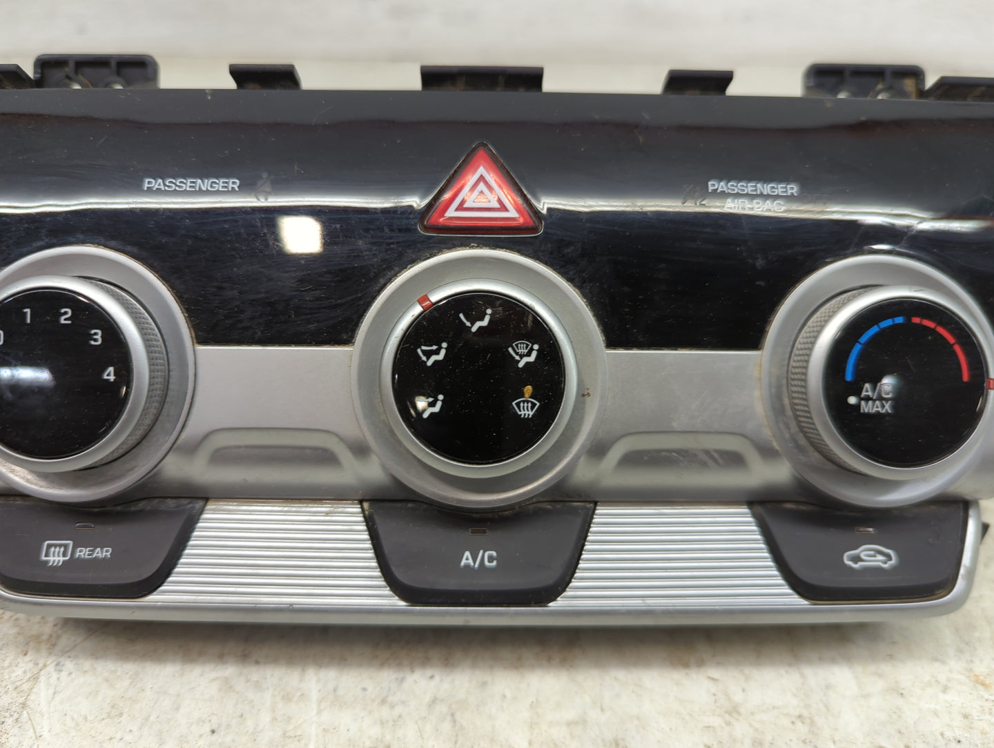 2019 Hyundai Elantra Climate Control Module Temperature AC/Heater Replacement P/N:97250-F2AH0SSH Fits OEM Used Auto Parts - 
