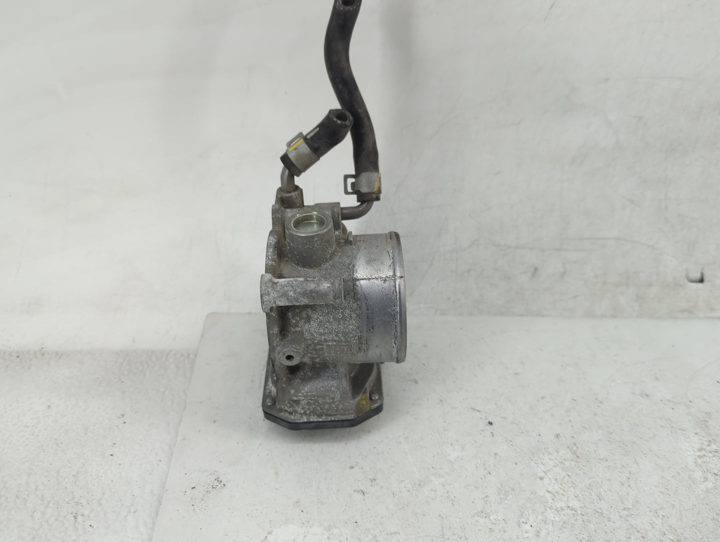 2011-2020 Hyundai Elantra Throttle Body P/N:35100-2E000 Fits Fits 2011 2012 2013 2014 2015 2016 2017 2018 2019 2020 2021 OEM