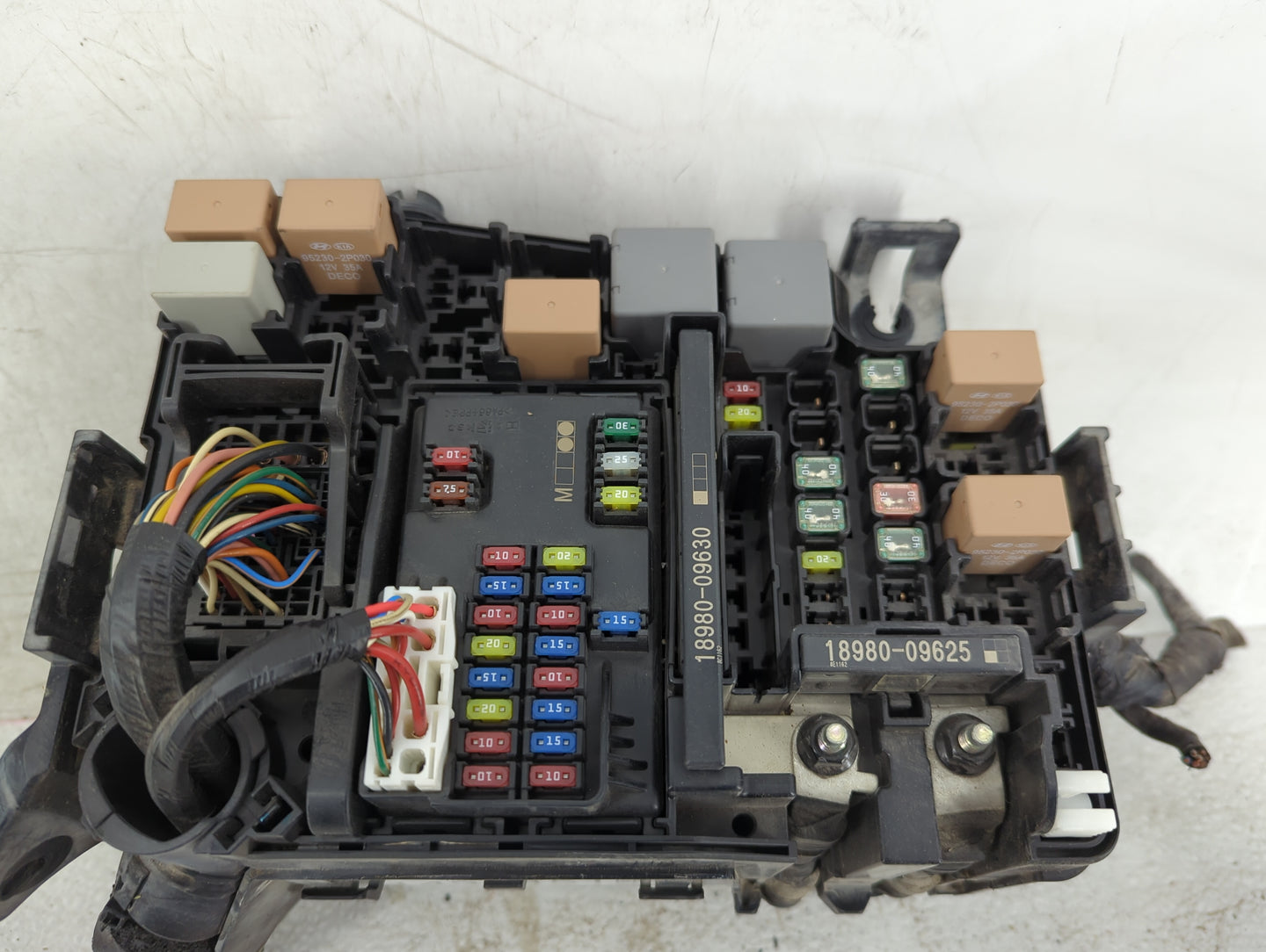 2019-2020 Hyundai Elantra Fusebox Fuse Box Panel Relay Module P/N:91260F2300 18980-09630, 18980-09625 Fits Fits 2019 2020 OE
