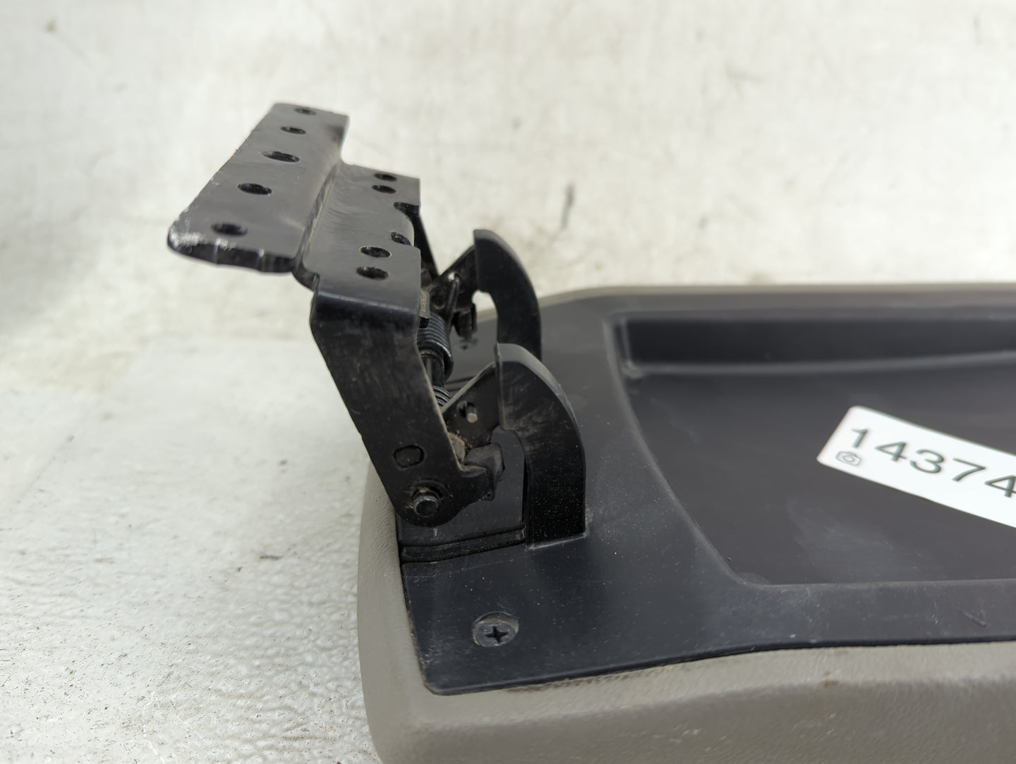 2019 Hyundai Elantra Center Console Armrest Cover Lid Fits OEM Used Auto Parts - Oemusedautoparts1.com