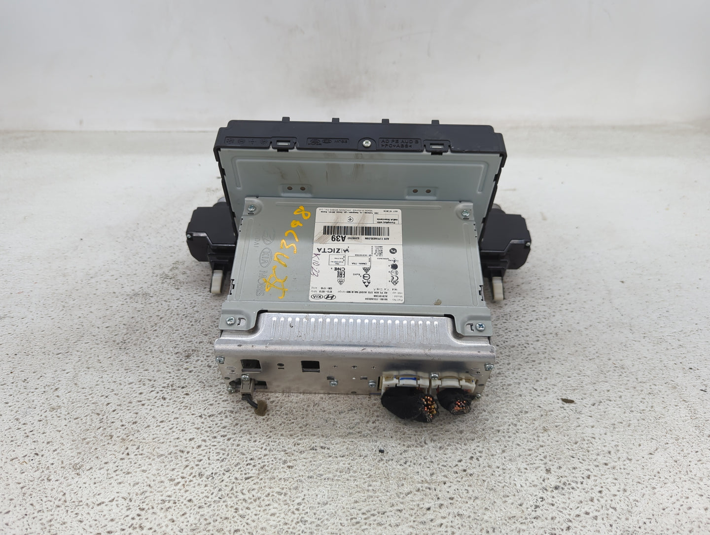 2019-2020 Hyundai Elantra Radio AM FM Cd Player Receiver Replacement P/N:96160-F2UA0SSH Fits Fits 2019 2020 OEM Used Auto Pa