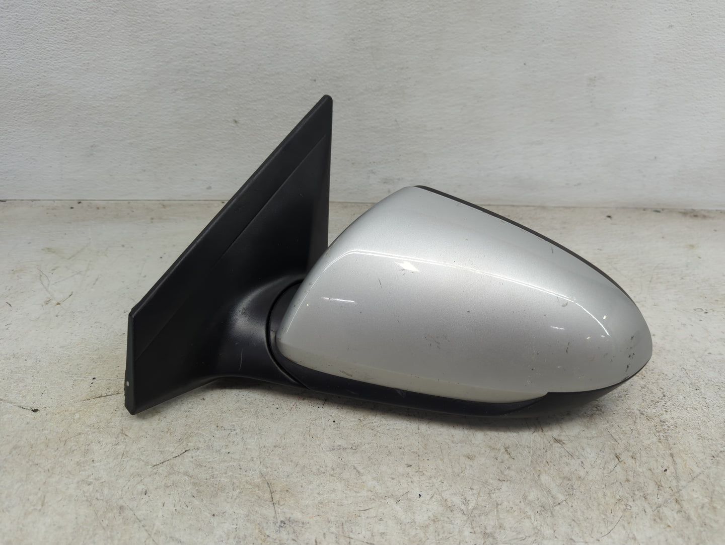 2017-2020 Hyundai Elantra Driver Side View Mirror - Left Door Mirror OEM Used - Oemusedautoparts1.com
