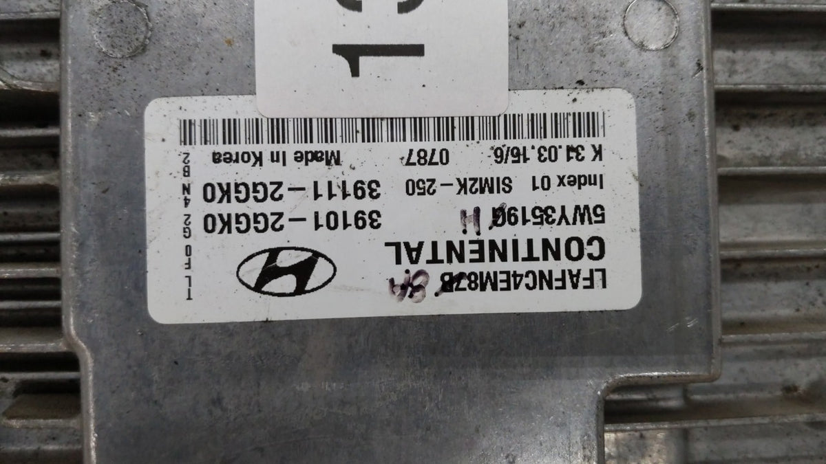2019 Hyundai Elantra PCM Engine Control Computer ECU ECM PCU OEM P/N:39101-2GGK0,39111-2GGK0 39101-2GGK0 OEM Used Auto Parts